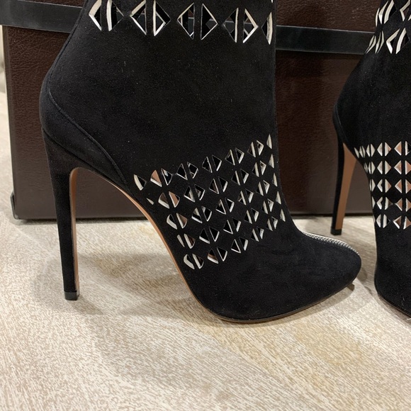 Alaia laser cut detail booties - Picture 6 of 10